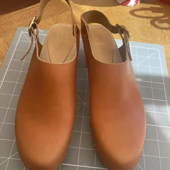 Bryr Tan and Brown Leather Mules Classic Design - Picture 1 of 7